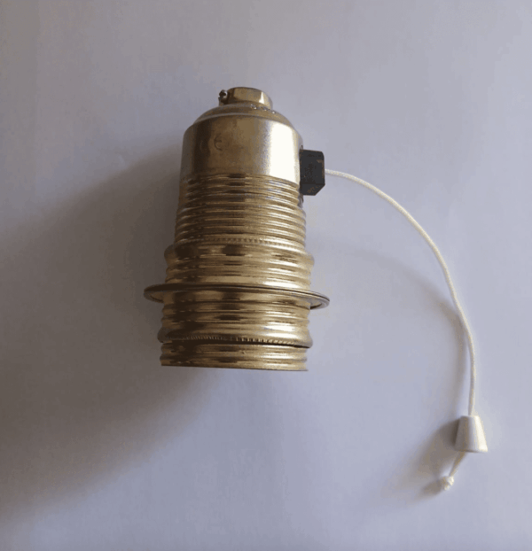 Portalámparas con interruptor de cuerda.